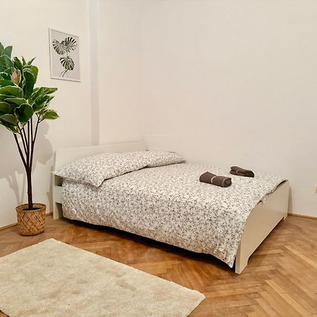 וינה Spacious Apartment - 15 Min To Center מראה חיצוני תמונה