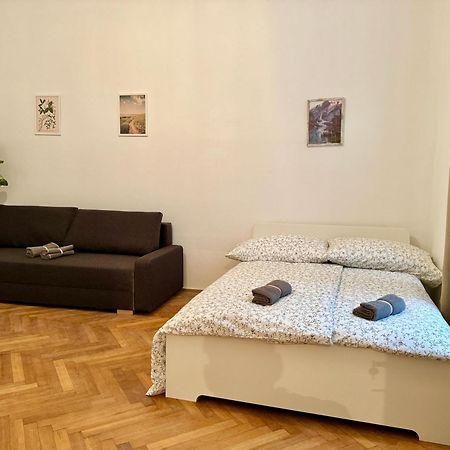 וינה Spacious Apartment - 15 Min To Center מראה חיצוני תמונה
