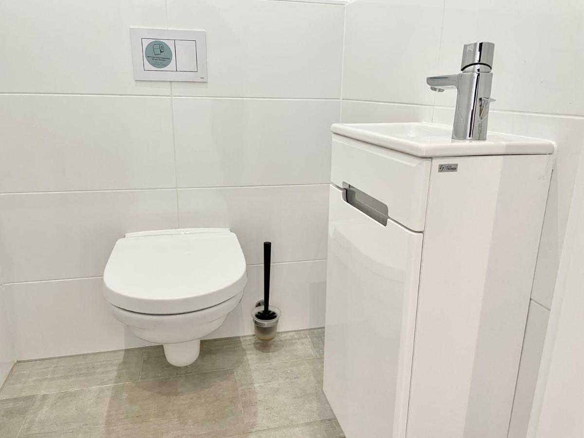 וינה Spacious Apartment - 15 Min To Center מראה חיצוני תמונה